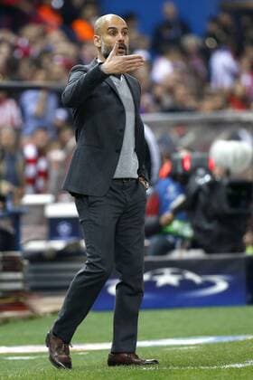 Bayern Munich s Spanish coach Pep Guardiola during a Champions League semifinal match between Atletico de Madrid and Bayern Munich at Vicente Calderon Stadium in Madrid, Spain, 27 April 2016. o ATLETICO MADRID VS BAYERN MUNICH !ACHTUNG: NUR REDAKTIONELLE NUTZUNG!  CAM043 20160427-635973924219299196