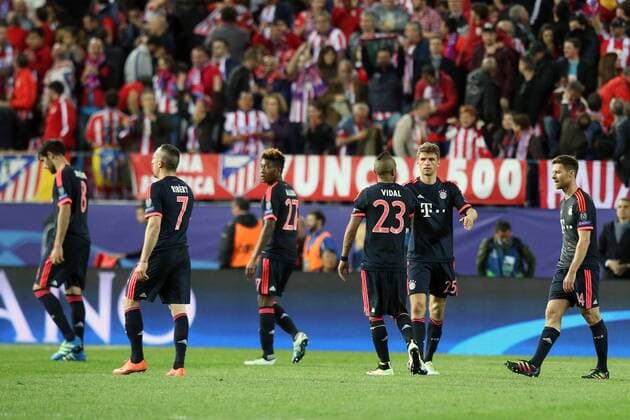 Madrid Javier Martinez (FC Bayern Muenchen) Franck Ribery (FC Bayern Muenchen) David Alaba (FC Bayern Muenchen) Arturo Vidal (FC Bayern Meunchen) Thomas Mueller (FC Bayern Muenchen) Xabi Alonso (FC Bayern Muenchen) nach der Niederlage, Atletico Madrid vs. FC Bayern Muenchen, Fussball, Champions League Halbfinale, 27.04.2016, Copyright: Langer Eibner-Pressefoto EP_HLR