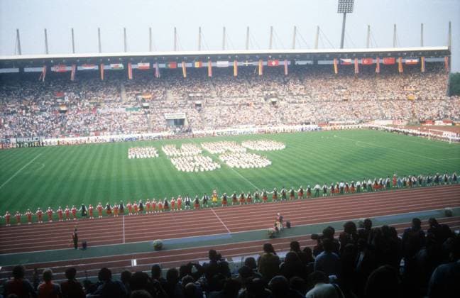 Euro 88 Choreographie während der Eröffnungsfeier der EM 1988 in Rheinstadion Düsseldorf