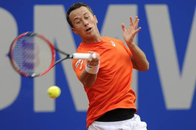 Bilder des Tages - SPORT Philipp KOHLSCHREIBER (GER), Aktion,Einzelbild,angeschnittenes Einzelmotiv,Halbfigur,halbe Figur. Tennis BMW Open 2016 am 28.04.2016 in Muenchen.