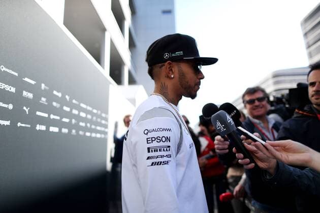 Bilder des Tages - SPORT Motorsports: FIA Formula One World Championship WM Weltmeisterschaft 2016, Grand Prix of Russia, 44 Lewis Hamilton (GBR, Mercedes AMG Petronas Formula One Team), xHOCHxZWEIx