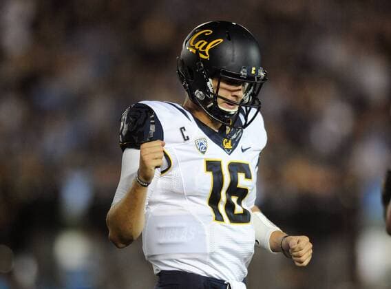 October 22, 2015 Pasadena, CA...California quarterback Jared Goff (16) passes against UCLA in the first half of a NCAA College League USA college football game at the Rose Bowl in Pasadena, Calif., Thursday, Oct. 22, 2015. The Bruins defeated the Cal Bears 40-22. (Mandatory Credit: Jose Marin MarinMedia.org Cal Media) (Complete photographer, and company credit required) NCAA Football 2015: Cal vs UCLA OCT 22 - ZUMAc04_