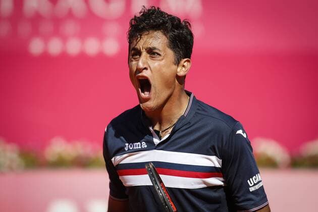 Portugal : Nicolas Almagro won at Estoril Open tournament Nicolas Almagro of Spain in action against Joao Sousa of Portugal during his second round match for the Estoril Open tennis tournament, where he won with the score of 6-1,6-2.  FilipexAmorim