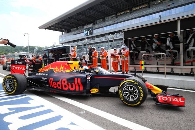 Russian Grand Prix, Sochi 29.04.2016 - Free Practice 1, Daniel Ricciardo (AUS) Red Bull Racing RB12 with Aeroscreen. 