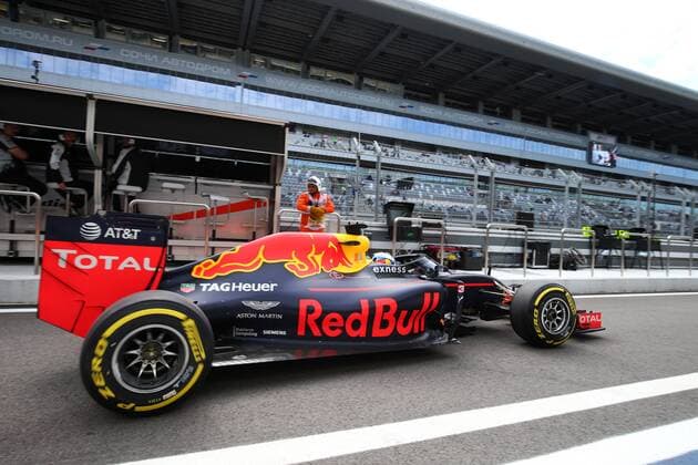 Russian Grand Prix, Sochi 29.04.2016 - Free Practice 1, Daniel Ricciardo (AUS) Red Bull Racing RB12 with Aeroscreen. 