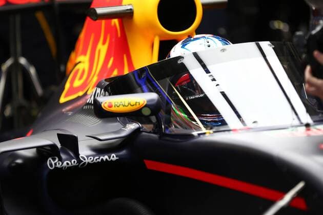 Russian Grand Prix, Sochi 29.04.2016 - Free Practice 1, Daniel Ricciardo (AUS) Red Bull Racing RB12 with Aeroscreen. 