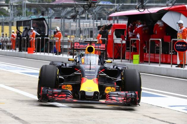 Russian Grand Prix, Sochi 29.04.2016 - Free Practice 1, Daniel Ricciardo (AUS) Red Bull Racing RB12 with Aeroscreen. 