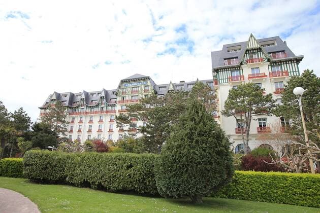 Fußball, EURO 2016, Quartier der Nationalmannschaft Polens in La Baule exterieur et entree Hotel Barriere L Hermitage FOOTBALL : Mannschaftsquartier der Nationalmannschaft von Polen während der EURO 2016 - La Baule - Euro2016 - 29 04 2016 