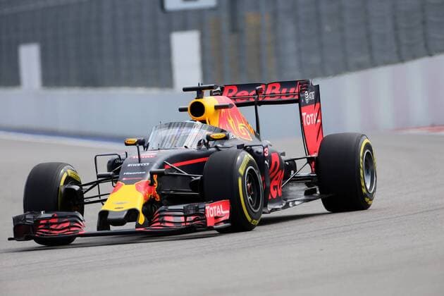 Russian Grand Prix, Sochi 29.04.2016 - Free Practice 1, Daniel Ricciardo (AUS) Red Bull Racing RB12 with Aeroscreen 
