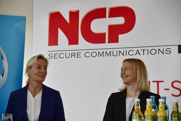 29.04.2016 - Tennis - NÜRNBERGER Versicherungs Cup 2016 - WTA Tennis Damen Women Frauen Damen Turnier - Pressekonferenz - - Barbara Rittner ( Turnierbotschafterin FedCup Teamchefin ) und Sandra Reichel ( Turnierdirektorin )
