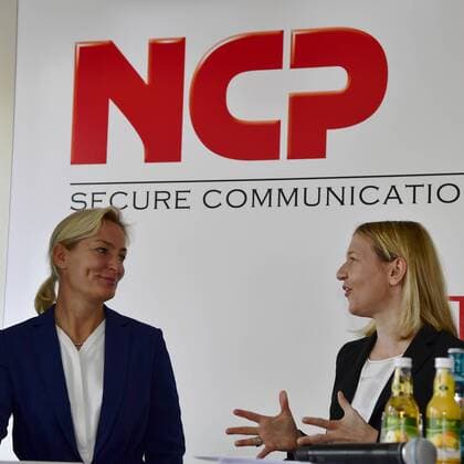 29.04.2016 - Tennis - NÜRNBERGER Versicherungs Cup 2016 - WTA Tennis Damen Women Frauen Damen Turnier - Pressekonferenz - - Barbara Rittner ( Turnierbotschafterin FedCup Teamchefin ) und Sandra Reichel ( Turnierdirektorin )