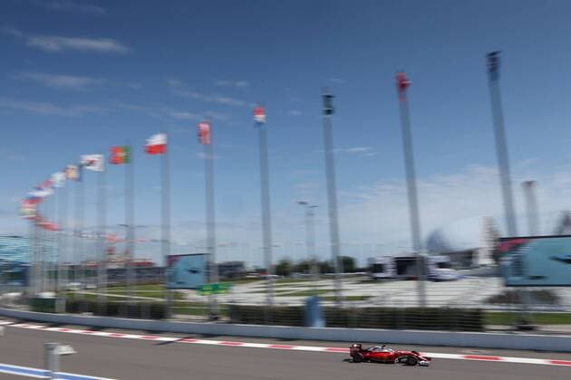 Motorsports: FIA Formula One World Championship WM Weltmeisterschaft 2016, Grand Prix of Russia, 5 Sebastian Vettel (GER, Scuderia Ferrari), xHOCHxZWEIx
