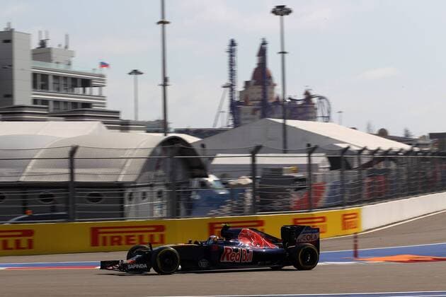 Russian Grand Prix, Sochi 29.04.2016 - Free Practice 2, Carlos Sainz Jr (ESP) Scuderia Toro Rosso STR11 
