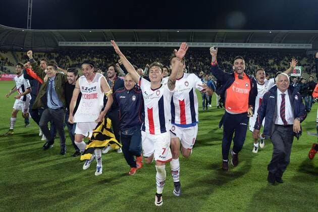 Fußball, Italien, FC Crotone steigt in die Serie A auf Db Modena 29 04 2016 - campionato di calcio serie B Modena-Crotone: Schlussjubel Crotone 