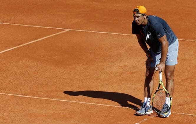 Spanish tennis player Rafael Nadal during a training session for the Mutua Madrid Open at the Caja Magica court in Madrid, Spain, 30 April 2016. The Mutua Madrid Open runs from 29 April to 08 May 2016. Rafa Nadal training session !ACHTUNG: NUR REDAKTIONELLE NUTZUNG!  GRA052 20160430-635976162614223083