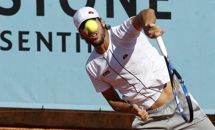 Spanish tennis player Feliciano Lopez serves the ball during a training session for the Mutua Madrid Open at the Caja Magica court in Madrid, Spain, 30 April 2016. The Mutua Madrid Open runs from 29 April to 08 May 2016. Rafa Nadal training session !ACHTUNG: NUR REDAKTIONELLE NUTZUNG!  GRA052 20160430-635976163268487083