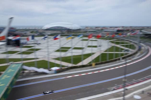 Motorsports: FIA Formula One World Championship WM Weltmeisterschaft 2016, Grand Prix of Russia, 44 Lewis Hamilton (GBR, Mercedes AMG Petronas Formula One Team), xHOCHxZWEIx