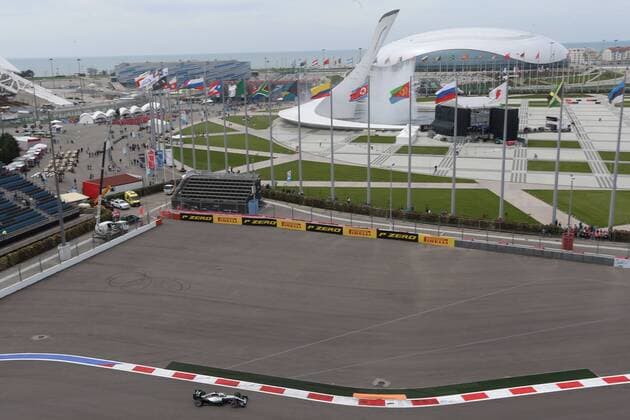 Motorsports: FIA Formula One World Championship WM Weltmeisterschaft 2016, Grand Prix of Russia, 44 Lewis Hamilton (GBR, Mercedes AMG Petronas Formula One Team), xHOCHxZWEIx