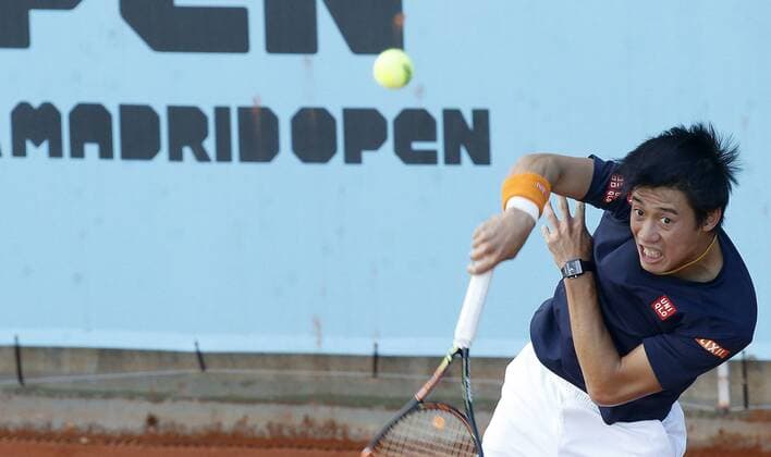 Japanese tennis player Kei Nishikori serves the ball during a training session for the Mutua Madrid Open at the at Caja Magica court in Madrid, Spain, 30 April 2016. The Mutua Madrid Open runs from 29 April to 08 May 2016. Kei Nishikori training session !ACHTUNG: NUR REDAKTIONELLE NUTZUNG!  GRA059 20160430-635976193476864445