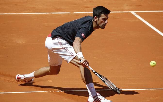 Swiss tennis player Novak Djokovic hits the ball during a training session for the Mutua Madrid Open at Caja Magica court in Madrid, Spain, 30 April 2016. The Mutua Madrid Open runs from 29 April to 08 May 2016. Stanislas Wawrinka training !ACHTUNG: NUR REDAKTIONELLE NUTZUNG!  20160430-635976314670922410