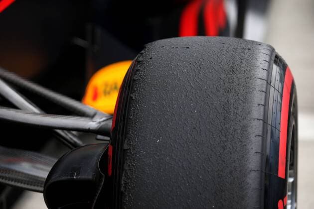 Motorsports: FIA Formula One World Championship WM Weltmeisterschaft 2016, Grand Prix of Russia, Reifen - tyres xHOCHxZWEIx