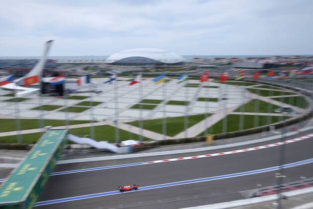 Motorsports: FIA Formula One World Championship WM Weltmeisterschaft 2016, Grand Prix of Russia, 5 Sebastian Vettel (GER, Scuderia Ferrari), xHOCHxZWEIx
