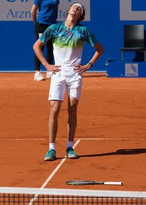 Alexander Zverev (GER) aergert sich ueber einen Ballabdruck,Emotion,Aerger,Frust, Tennis - BMW Open2016 - ATP Tennis Herren - MTTC Iphitos - Munich - - Germany - 30 April 2016.