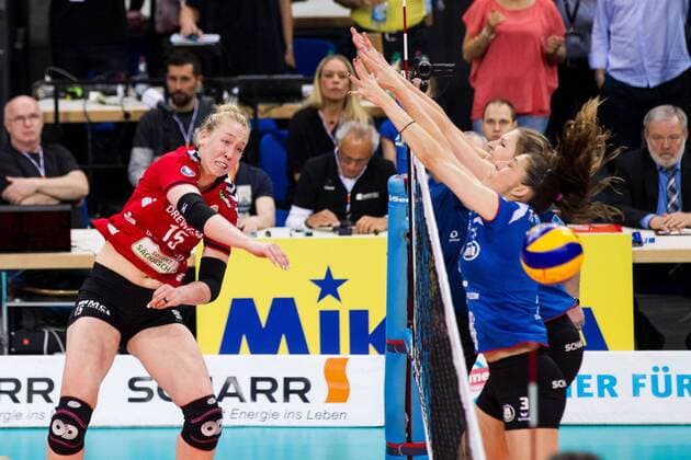 Stuttgart Angriff Michelle Bartsch ( 15 Dresdner SC) ; 1. Volleyball Bundesliga Frauen Play-Off Finale Spiel 4, Porsche-Arena, Stuttgart Germany, 20160430; Partie: Allianz MTV Stuttgart (AMS) vs Dresdner Sportclub (DSC); Copyright: Wuechner Eibner-Pressefoto EP_NWR