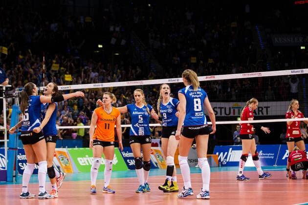 Stuttgart Jubel: Michaela Mlejnkova ( 16 Stuttgart), Valerie Nichol ( 4 Stuttgart), Lisa Thomsen ( 11 Stuttgart), Kim Renkema ( 5 Stuttgart), Caroline Jarmoc ( 9 Stuttgart) und Kaja Grobelna ( 8 Stuttgart); 1. Volleyball Bundesliga Frauen Play-Off Finale Spiel 4, Porsche-Arena, Stuttgart Germany, 20160430; Partie: Allianz MTV Stuttgart (AMS) vs Dresdner Sportclub (DSC); Copyright: Wuechner Eibner-Pressefoto EP_NWR