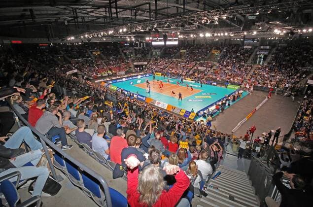 Allianz MTV Stuttgart - Dresdner SC Deutschland, Stuttgart, 30.04.2016, Volleyball, 1. Bundesliga Frauen, Saison 2015 2016, Finale, Spiel 4, Allianz MTV Stuttgart - Dresdner SC (3:2): Volleyball in der Porsche Arena Stuttgart.