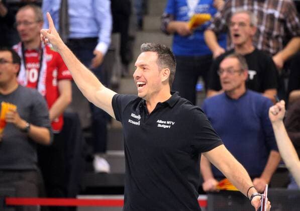 Allianz MTV Stuttgart - Dresdner SC Deutschland, Stuttgart, 30.04.2016, Volleyball, 1. Bundesliga Frauen, Saison 2015 2016, Finale, Spiel 4, Allianz MTV Stuttgart - Dresdner SC (3:2): Guillermo Hernandez (Trainer Allianz MTV Stuttgart).