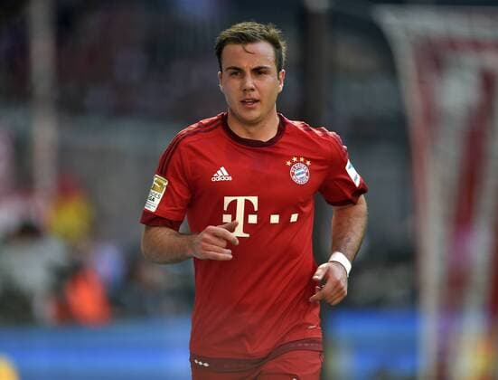 30.04.2016, Fussball 1.Bundesliga 2015 2016, 32.Spieltag, FC Bayern München - Borussia Mönchengladbach, in der Allianz-Arena München. Mario Götze (FC Bayern München) nachdenklich. 