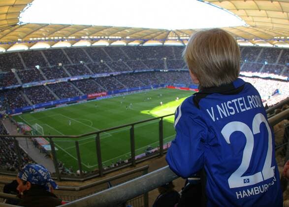 Junger Fan mit Ruud van Nistelrooy Trikot Sportstätte, Stadion, hamburg Volksparkstadion, Stadion Volkspark, HSV Hamburger SV