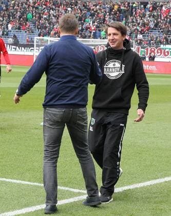 30.04.2016, Fussball, Saison 2015 2016, 1. Bundesliga, 32. Spieltag, Hannover 96 - FC Schalke 04 1:3, Trainer Daniel Stendel (Hannover 96), re., und Trainer Andre Breitenreiter (FC Schalke 04)