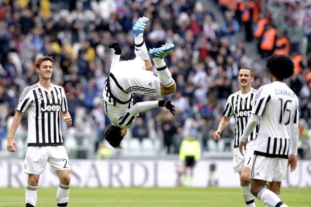 Torjubel Anderson Hernanes Juventus capriola Goal celebration Football Serie A 2015 2016 ITA Juventus Turin - FC Carpi filippoxalfero