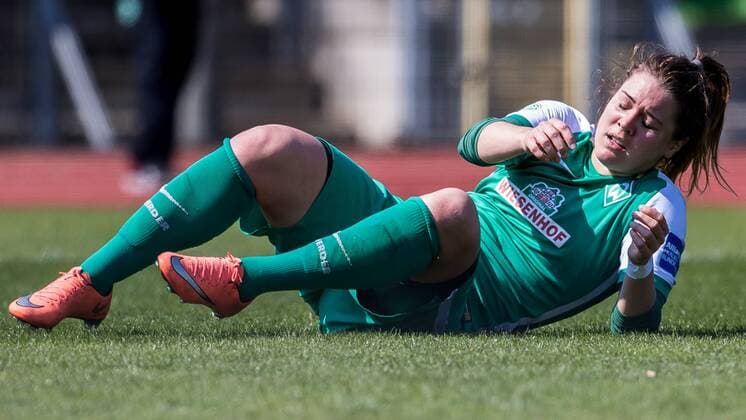 Lisa-Marie Scholz (SV Werder Bremen, 7) enttäuscht, enttäuscht schauend, disappointed nach vergebener Torchance, Fussball, Allianz Frauen-Bundesliga, SV Werder Bremen - SGS Essen, xdgx