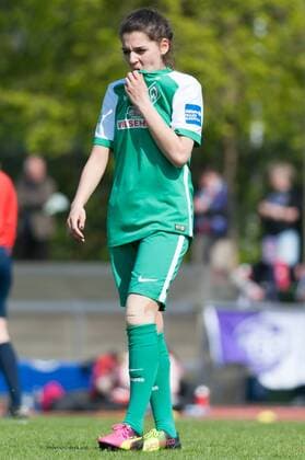 Manjou Wilde (SV Werder Bremen, 37) enttäuscht schauend, Enttäuschung über das verlorene Spiel, die Niederlage und den Abstieg, Fussball, Allianz Frauen-Bundesliga, SV Werder Bremen - SGS Essen, xobx