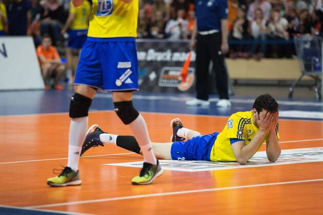 Bilder des Tages - SPORT Berlin, Deutschland, 01.05.2016: Volleyball Bundesliga Saison 2015 2016 Playoff Finale Spiel 3 - Berlin Recycling Volleys - VfB Friedrichshafen. Maximiliano Gauna (VfB Friedrichshafen 2)