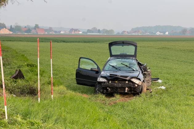 Hannover, Jungprofi Niklas Feierabend von Hannover 96, bei Verkehrsunfall getötet.Unfall K226 Hiddestorf, Foto: localpic