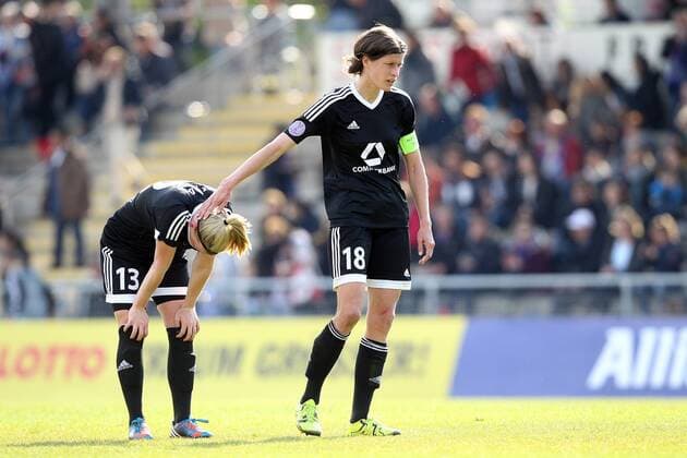 v.li.: Marith Prießen (1. FFC Frankfurt) und Kerstin Garefrekes (1. FFC Frankfurt) enttäuscht schauend, Enttäuschung, disappointed , Fussball, UEFA Women s Champions League, 1. FFC Frankfurt - VfL Wolfsburg, xmrx