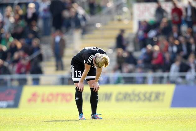 v.li.: Marith Prießen (1. FFC Frankfurt) enttäuscht schauend, Enttäuschung, disappointed , Fussball, UEFA Women s Champions League, 1. FFC Frankfurt - VfL Wolfsburg, xmrx