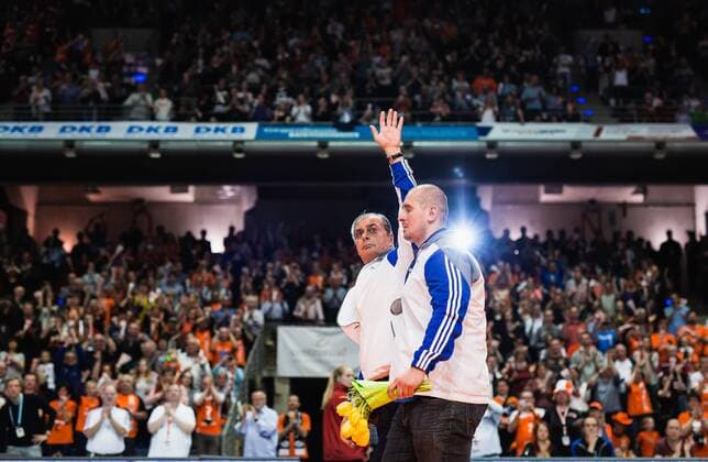 Berlin, Deutschland, 01.05.2016: Volleyball Bundesliga Saison 2015 2016 Playoff Finale Spiel 3 - Berlin Recycling Volleys - VfB Friedrichshafen. Stelian Moculescu (VfB Friedrichshafen) geht nach 19 Jahren als Trainer beim VfB.