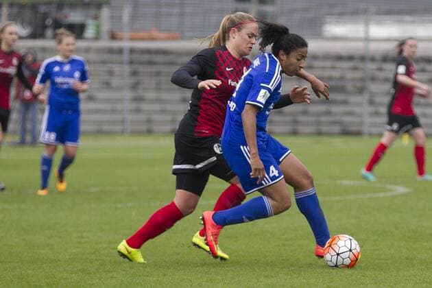 Freiburg Chioma Nisa Igwe (SC Sand) (mitte) im Zweikampf, Aktion, mit Anja Maike Hegenauer (SC Freiburg) (rechts) SC Freiburg vs SC Sand , Fussball, Allianz Frauen-Bundesliga 2015 2016, 01.05.2016 , Copyright: Fleig Eibner-Pressefoto EP_DFG