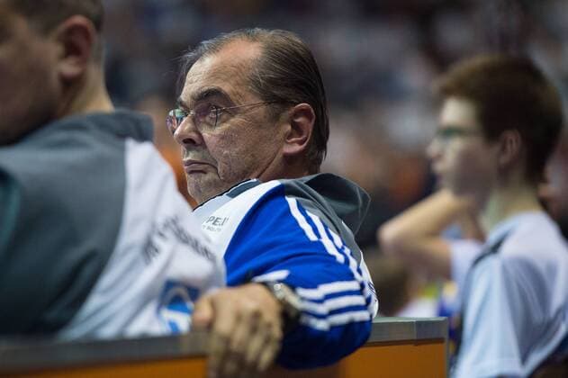 01.05.2016, Max Schmeling Halle, Berlin Volleyball, Bundesliga Maenner, Play-offs Finale, Berlin Recycling Volleys vs. VfB Friedrichshafen Stelian Moculescu (Trainer Coach Friedrichshafen) enttäuscht enttaeuscht traurig