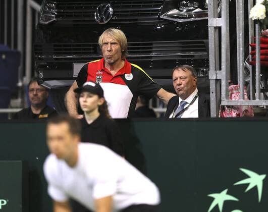 Foto : Taktiker im Hintergrund , Carlo Thränhardt und DTB Vize Dirk Hordorff Tennis Daviscup am Fr. 04.03.2016 Deutschland - Tschechien
