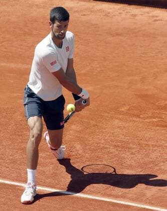 Serbian tennis player Novak Djokovic returns the ball during his training for the Mutua Madrid Open tennis tournament at the Caja Magica Tennis Center in Madrid, Spain, 03 May 2016. The Mutua Madrid Open runs from 29 April until 08 May 2016. Novak Djokovic !ACHTUNG: NUR REDAKTIONELLE NUTZUNG!  20160503-635978905237946486