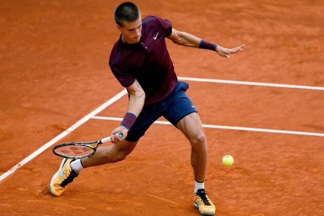 Russian tennis player Andrey Kuznetsov returns the ball to Spanish Rafael Nadal during their Mutua Madrud Open match held at Caja Magica court in Madrid, Spain, 3 May 2016. Nadal won 6-3, 6-3. RAFAEL NADAL VS ANDREY KUZNETSOV !ACHTUNG: NUR REDAKTIONELLE NUTZUNG!  MAD009 20160503-635979021008517559