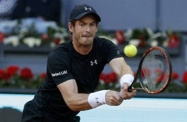 British tennis player Andy Murray returns the ball to Czech Radek Stepanek during their Mutua Madrud Open second round match held at Caja Magica court in Madrid, Spain, 3 May 2016. ANDY MURRAY VS RADEK STEPANEK !ACHTUNG: NUR REDAKTIONELLE NUTZUNG!  MAD015 20160503-635979057382184664