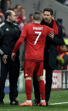 03.05.2016, xjhx, Fussball Champions League, FC Bayern Muenchen - Atletico Madrid, emspor, v.l. Rudelbildung Franck Ribery (FC Bayern Muenchen), Trainer Diego Simeone (Atletico Madrid) Muenchen