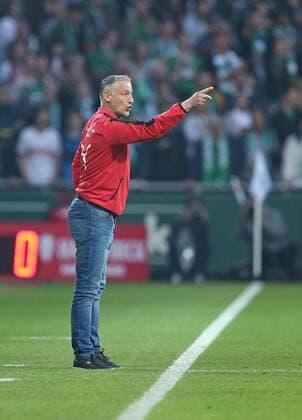 Bremen , Fussball Bundesliga Werder Bremen vs. VfB Stuttgart , Trainer Jürgen Kramny (Stuttgart)